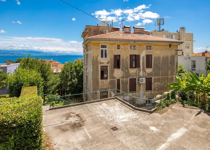 Paradise View Deluxe Apartman