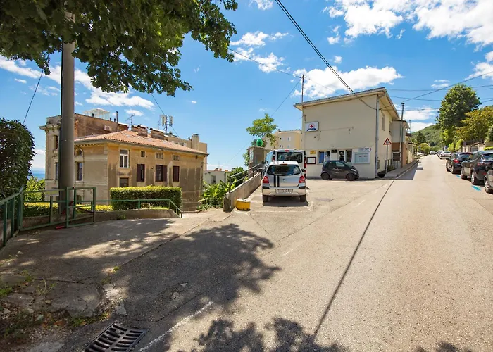 Paradise View Deluxe Apartment *